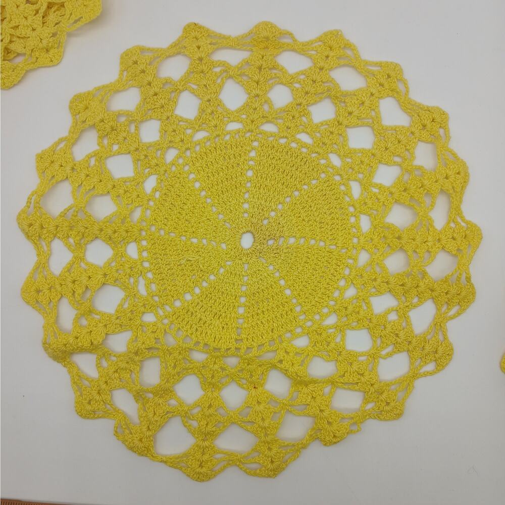 Vintage Handmade Crocheted Doily Kitchen Round Yellow and Blue Doilies Set of 5 - Picture 10 of 11